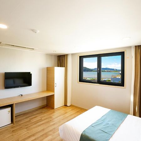 Blue Mountain Hotel Songsan-ni Екстер'єр фото