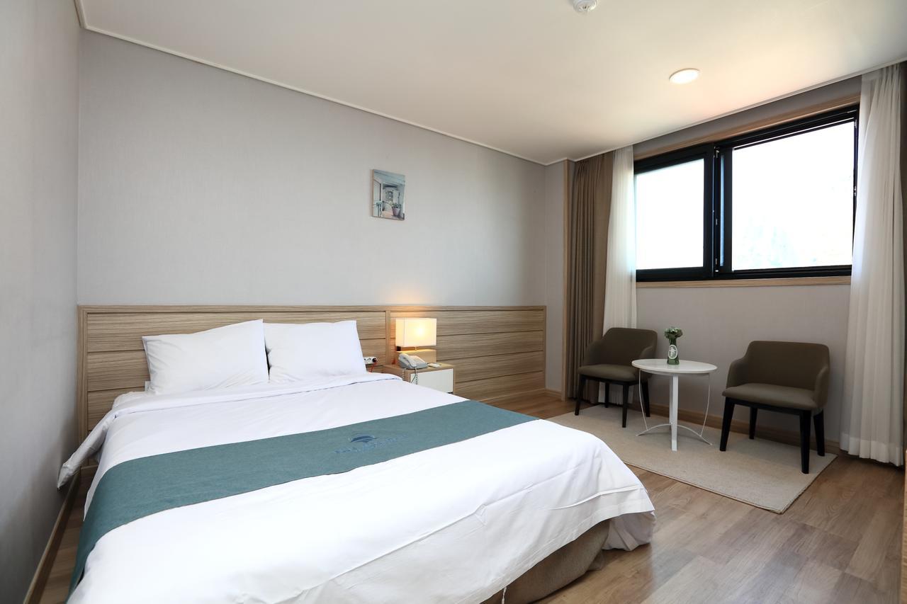 Blue Mountain Hotel Songsan-ni Екстер'єр фото