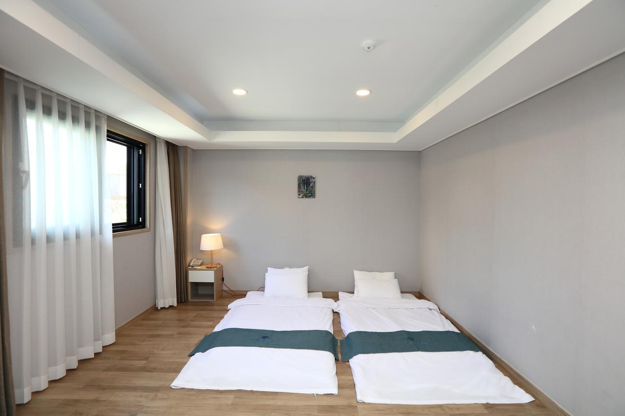 Blue Mountain Hotel Songsan-ni Екстер'єр фото
