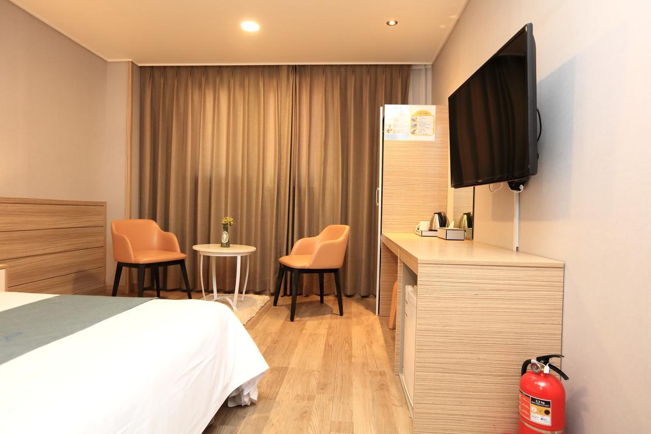 Blue Mountain Hotel Songsan-ni Екстер'єр фото