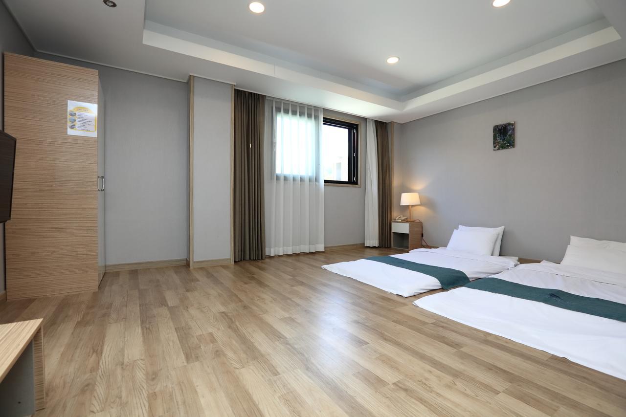 Blue Mountain Hotel Songsan-ni Екстер'єр фото