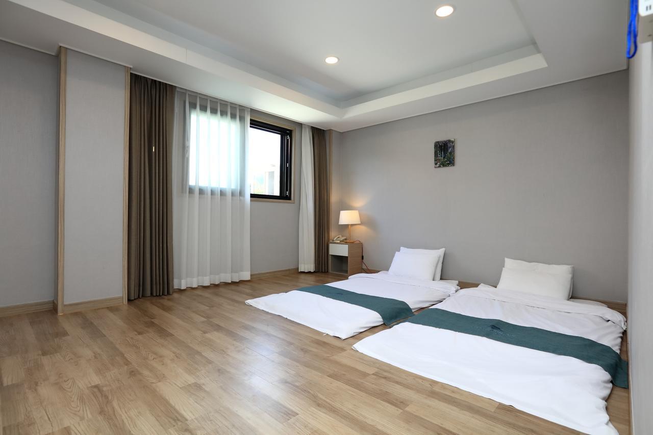 Blue Mountain Hotel Songsan-ni Екстер'єр фото