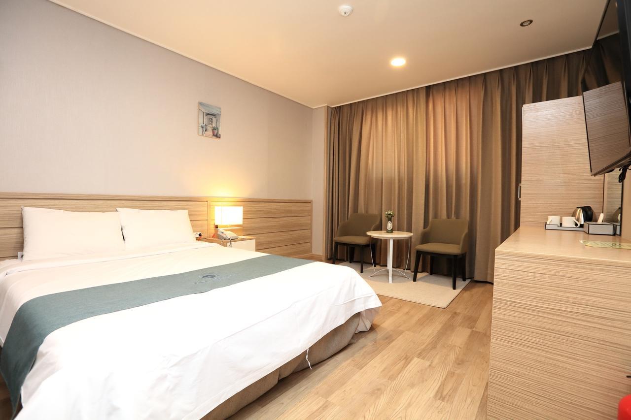 Blue Mountain Hotel Songsan-ni Екстер'єр фото