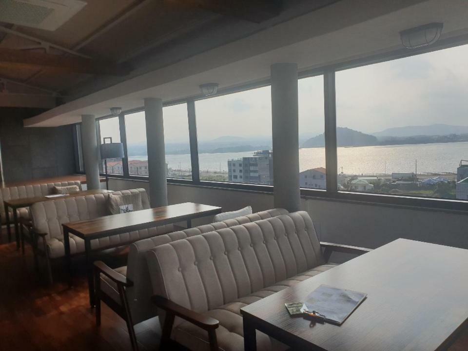 Blue Mountain Hotel Songsan-ni Екстер'єр фото